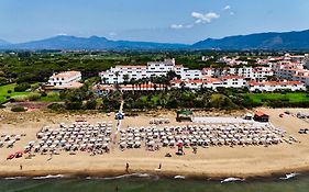 Marina Club Hotel